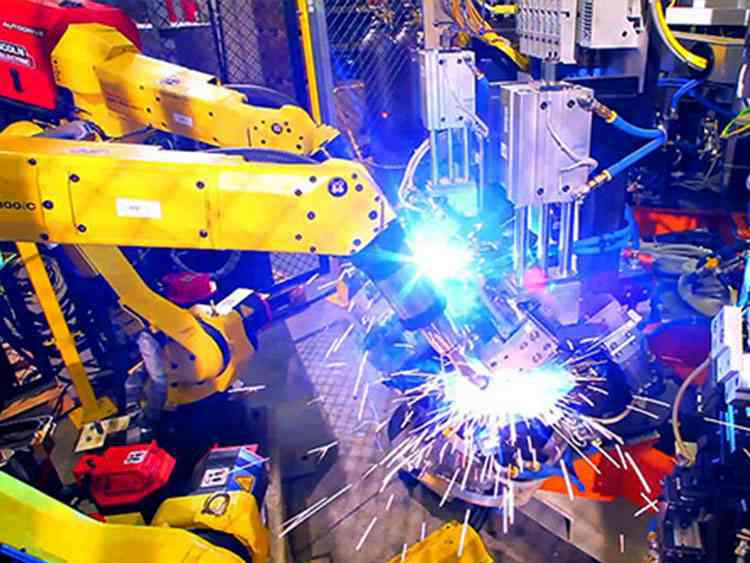 中小型钣金加工厂中引进焊接机器人的注意点-中山开云官方入口(中国)开云有限公司